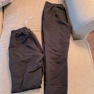 FIGS YOLA skinny scrub pants